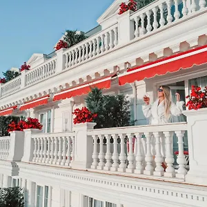 5* Hotel Flower &